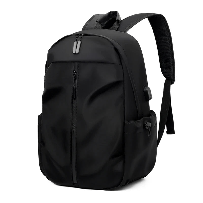 Mochila Unissex Esportiva e Casual 14” de Grande Capacidade com Pingente Decorativo