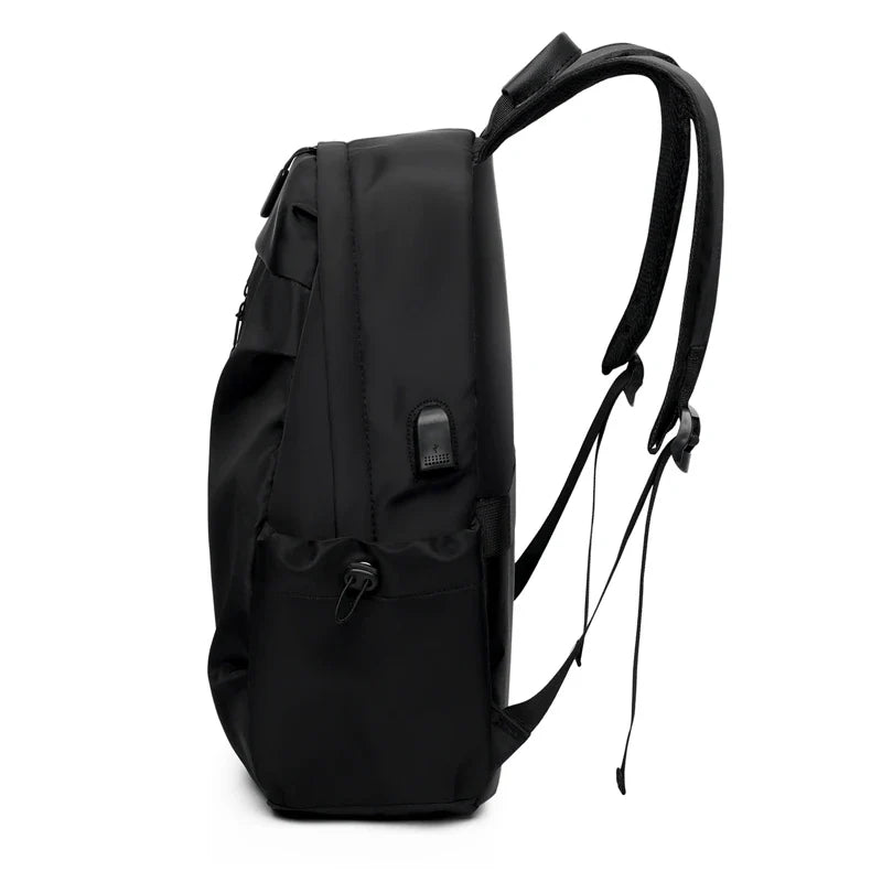 Mochila Unissex Esportiva e Casual 14” de Grande Capacidade com Pingente Decorativo
