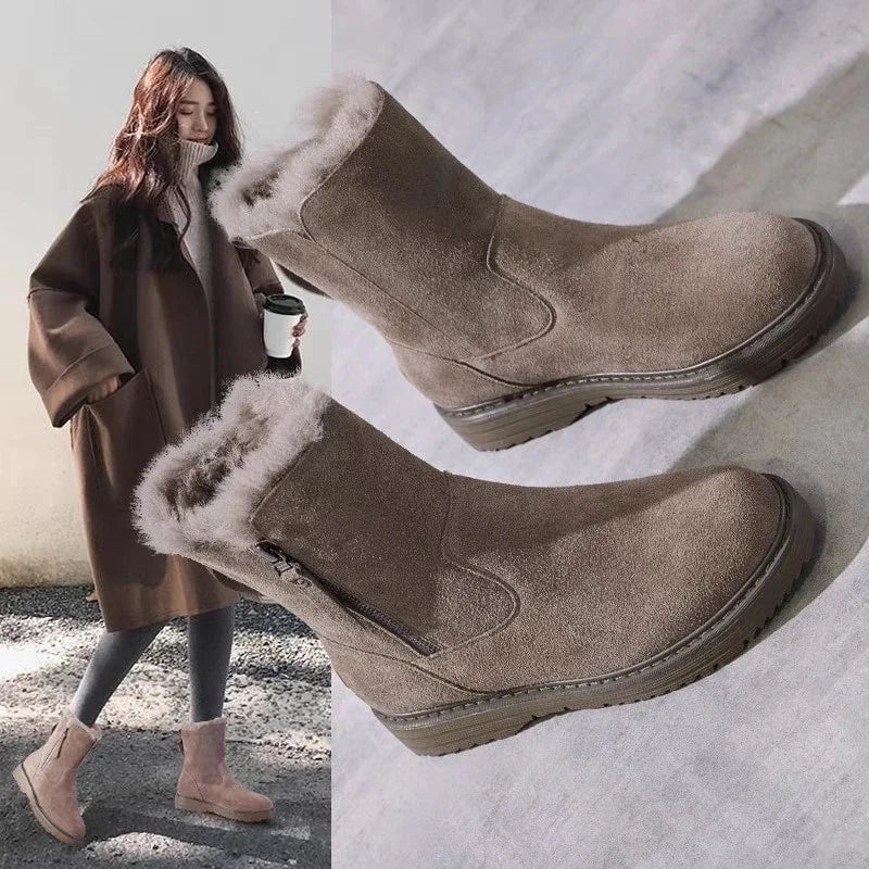 Bota Feminina Cano Curto em Camurça com Forro Solado Confortável – (Promoção de Inverno 2025)
