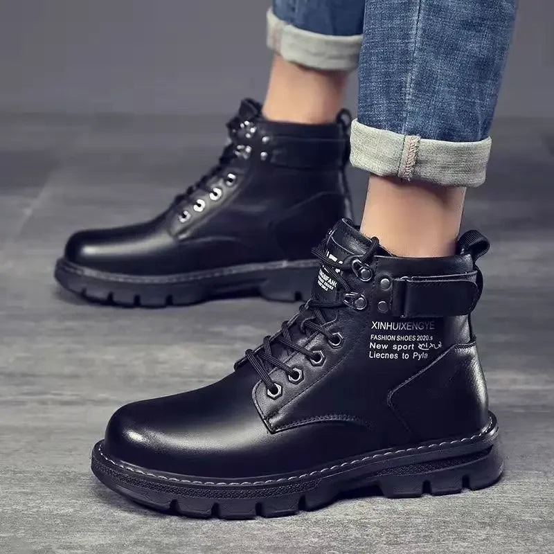 Bota Masculina de Cano Alto Estilo Motoqueiro Impermeável com Design Casual – (Promoção de Inverno 2025)